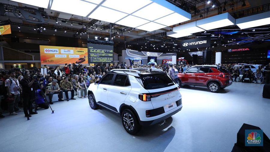 PT Hyundai Motors Indonesia (HMID) memanfaatkan pameran Indonesia International Motor Show (IIMS) 2025 untuk meluncurkan produk terbarunya, yakni Venue. (CNBC Indonesia/Tri Susilo)