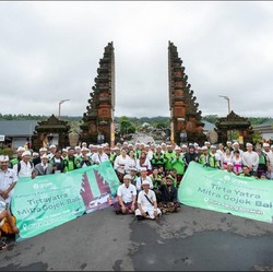 Ratusan Driver Gojek Umat Hindu Ikut Ritual Suci Tirta Yatra