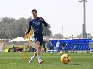 Lagi-lagi Metode Latihan Baru Arsenal, Kini Pakai Layar Lebar!