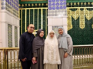 Megawati Rasakan Kebahagiaan di Perjalanan Spiritual Makkah dan Madinah