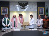Jelang Ramadan, RI Terima Hadiah 100 Ton Kurma dari Raja Salman