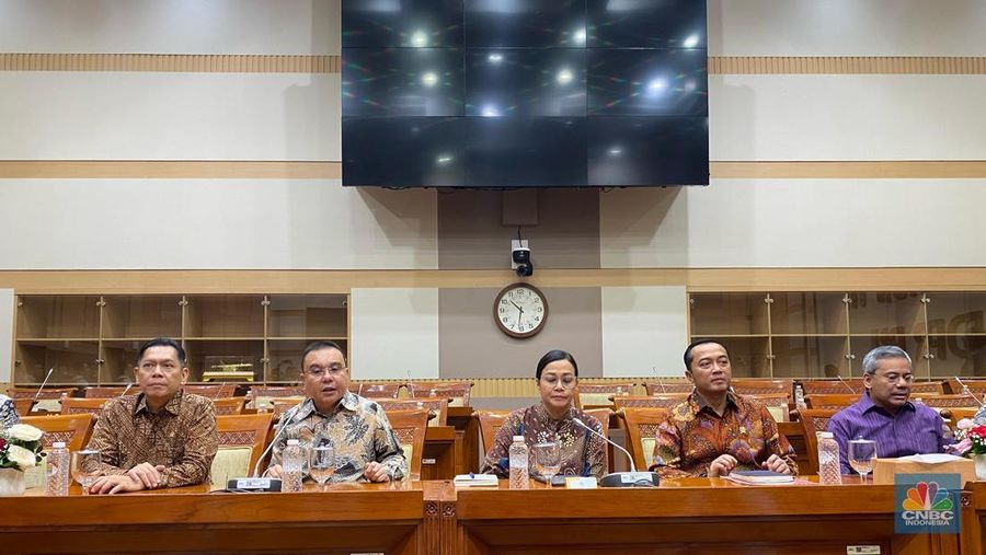 Menteri Keuangan, Sri Mulyani saat menghadiri rapat kerja dengan DPR RI. (²©²ÊÍøÕ¾/Zahwa Madjid)
