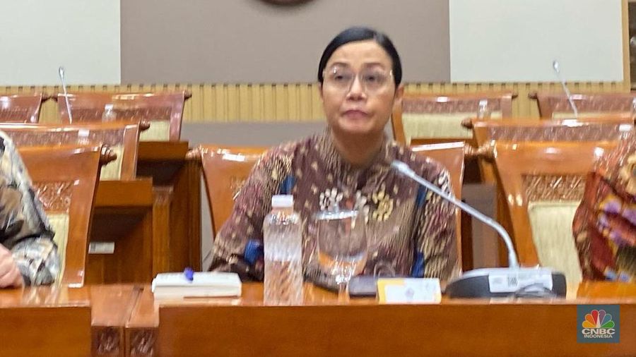 Menteri Keuangan, Sri Mulyani saat menghadiri rapat kerja dengan DPR RI. (CNBC Indonesia/Zahwa Madjid)