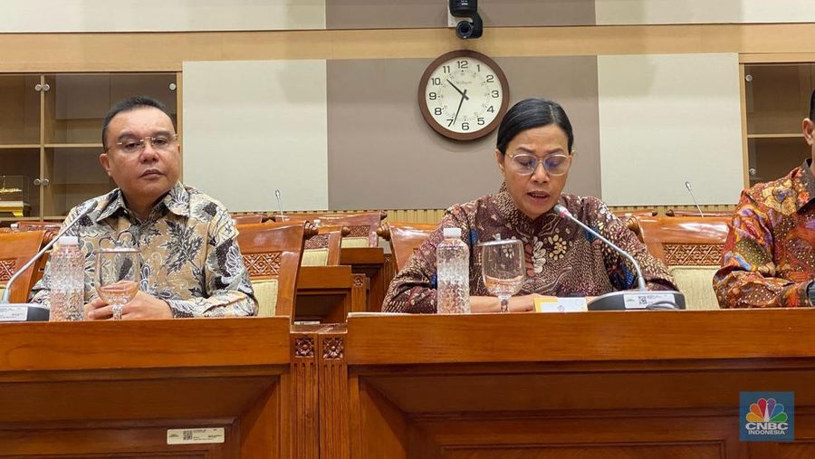 Menteri Keuangan, Sri Mulyani saat menghadiri rapat kerja dengan DPR RI. Menteri Keuangan, Sri Mulyani saat menghadiri rapat kerja dengan DPR RI. (CNBC Indonesia/Zahwa Madjid)