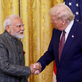 Potret Momen Pertemuan Trump dan PM India Narendra Modi di AS