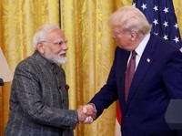 Potret Momen Pertemuan Trump dan PM India Narendra Modi di AS