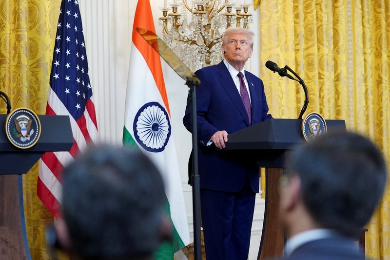 Presiden AS Donald Trump dan Perdana Menteri India Narendra Modi berjabat tangan saat menghadiri konferensi pers bersama di Gedung Putih di Washington, D.C., AS, 13 Februari 2025. Presiden AS Donald Trump dan Perdana Menteri India Narendra Modi berjabat tangan saat menghadiri konferensi pers bersama di Gedung Putih di Washington, D.C., AS, 13 Februari 2025. (REUTERS/Kevin Lamarque)