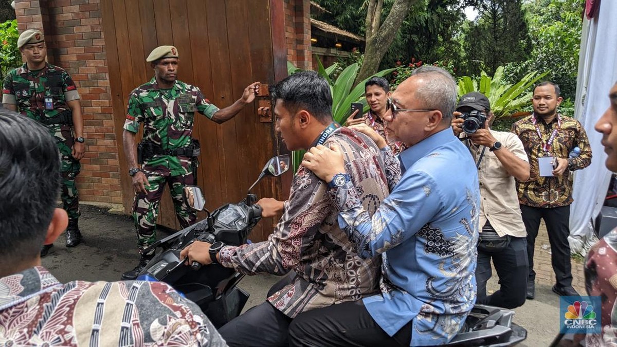 Konvoi Menteri Bermotor Gegerkan Hambalang