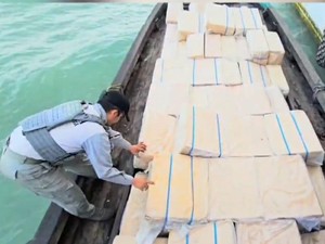 Kapal Tak Berawak Bawa 200 Bal Rokok Ilegal Diamankan Bakamla-Bais di Kepri