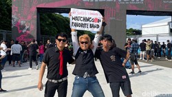 Totalitas! Fans Ini Sengaja Cat Rambut Biar Mirip Green Day