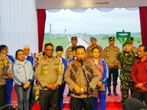 Kapolri Resmikan Jalan-Irigasi di Garongan Yogya, Dorong Peningkatan Ekonomi