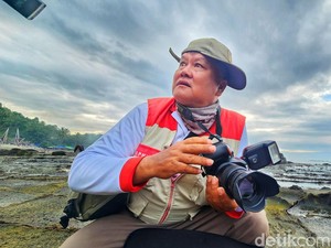 Sajudin, Juru Potret Karang Hawu yang Bertahan di Tengah Gempuran Zaman