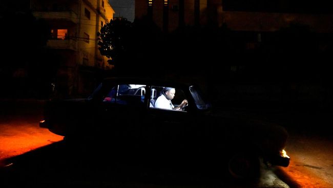 Negara Ini Alami Krisis Energi, Rumah Warga Mati Lampu Total
