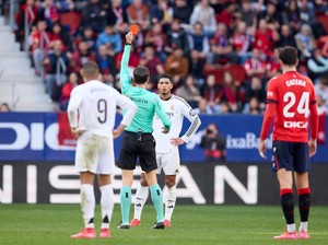 Bellingham Kartu Merah, Ancelotti: Wasit Nggak Ngerti Bahasa Inggris