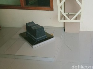 Kisah Makam Misterius di Serambi Masjid Klaten, Ukurannya Mungil