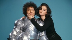 Benny Blanco dan Selena Gomez Ingin Ada Roti Ini di Pesta Pernikahannya
