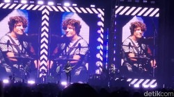 Penonton Puas dengan Satellites World Tour, The Script: Thank You Surabaya