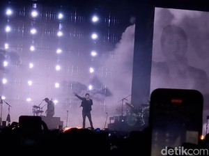 The Script Gelorakan Kota Pahlawan dengan Lagu Superheroes