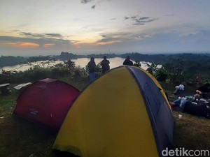 Menjajal Kamping di Bukit Syahdu Gembong Pati, Cocok buat Penikmat Sunrise