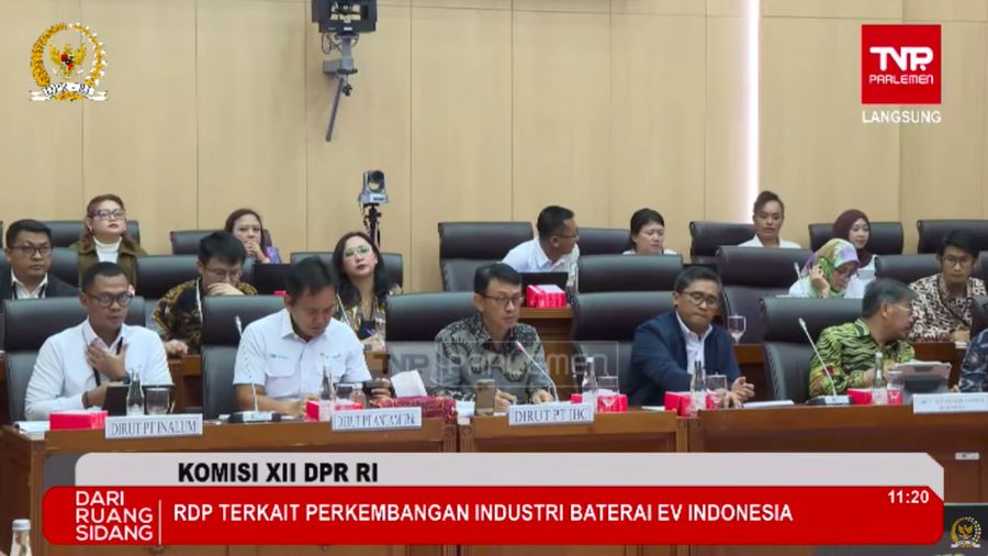 Direktur Utama PT Indonesia Battery Corporation (IBC), Toto Nugroho saat mengikuti Rapat Dengar Pendapat dengan Komisi XII DPR RI. (Tangkapan Layar Youtube Komisi XII DPR RI Channel)