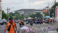 Mahasiswa Demo DPRD Jatim Bubar Tanpa Kejelasan Nasib Aspirasi Mereka