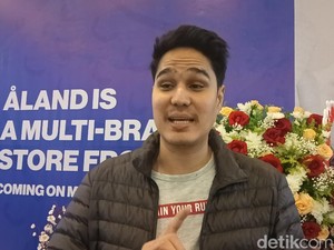 Mischa Chandrawinata Cerita Momen Antar Nadine-Dimas Nikah di Bhutan