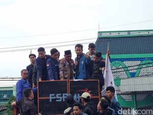 Mahasiswa Minta Ketua DPRD Jatim Telepon Seskab Mayor Teddy, Panggilan Ditolak