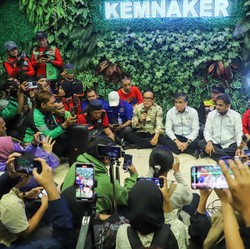 Menaker Siapkan Aturan Ojol Dapat THR, Gojek: Bukan Karyawan Tetap