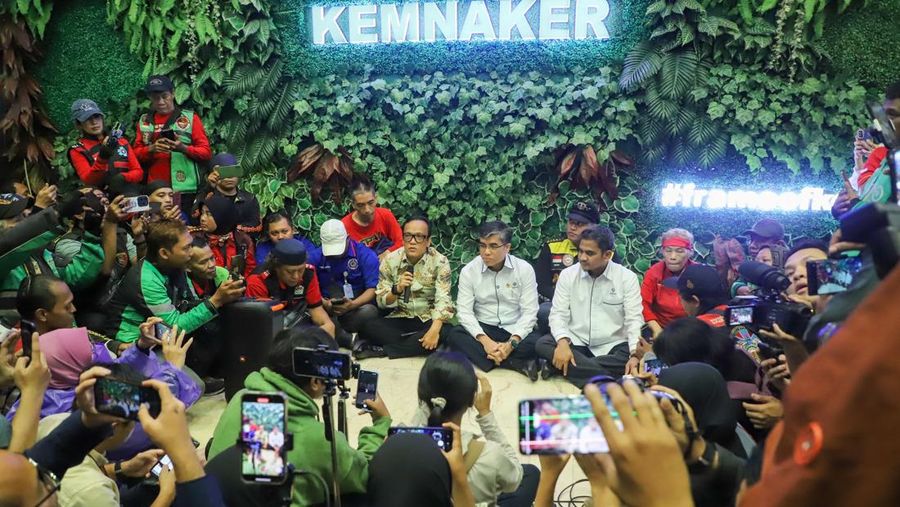 Pertemuan Menaker-Wamenaker dengan driver ojol. (Dok. Kemnaker)