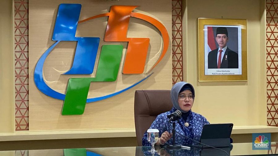 Plt Kepala Badan Pusat Statistik (BPS), Amalia Adininggar Widyasanti saat meyampaikan rilis BPS Senin, (17/2/2025). (CNBC Indonesia/Zahwa Madjid)
