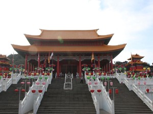 Megahnya Arsitektur Vihara Tri Dharma Sui Kheu Thai Pak Kung di Singkawang