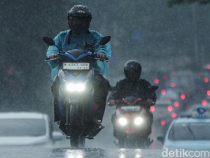 Potensi Cuaca Ekstrem di Banten hingga 26 Mei, Waspada Banjir dan Longsor