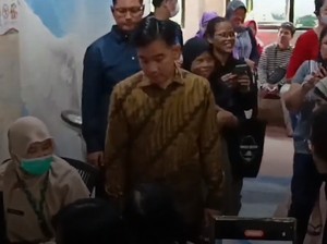 Video: Gibran Tinjau Cek Kesehatan Gratis di Kelapa Gading