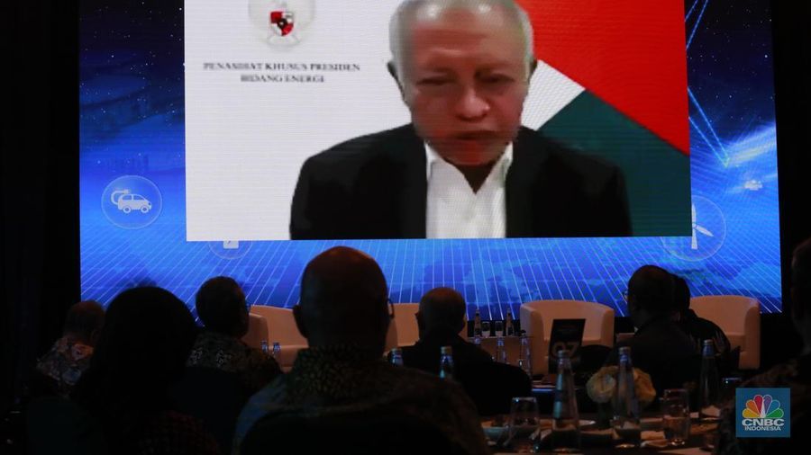 Penasihat Khusus Presiden Urusan Energi, Purnomo Yusgiantoro memberi sambutan secara virtual di acara Special Dialog Swasembada Energi, di Hotel Four Season Jakarta, Selasa (18/2/2025). (²©²ÊÍøÕ¾/Muhammad Sabki)