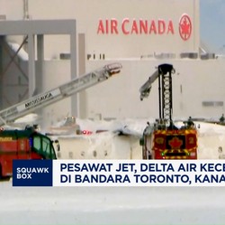Video: Pesawat Delta Air Terbalik di Bandara Toronto, 8 Orang Terluka
