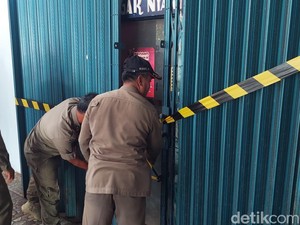 Satpol PP Kulon Progo Resmi Segel Karaoke Blass: Ganggu Ketertiban