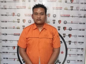 Cabuli Penumpang, Sopir Taksi Online di Medan Dimassa-Mobil Dirusak