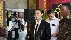 Gak Semua Diklaim, Ari Bias Ikhlaskan Banyak Panggung Agnez Mo