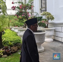 Guru Besar ITB Brian Yuliarto Tiba di Istana: Seskab Minta Saya Hadir