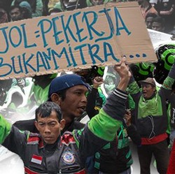 Driver Ojol Demo Tuntut THR, Berapa Pendapatanya Sebulan?