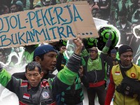 Pemerintah Minta Driver Ojol Dapat THR, Grab dan Gojek Bilang Begini