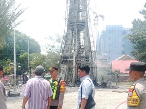 Kerugian Terbakarnya Menara Masjid Agung Bojonegoro Capai Rp 400 Juta