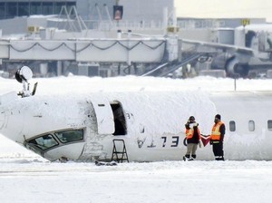 Penumpang Selamat Saat Delta Air Mendarat Terbalik, Kuncinya... Kursi Pesawat