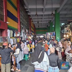 Ramadan Menghitung Hari, Pasar Tanah Abang Padat-Pedagang Cerita Gini