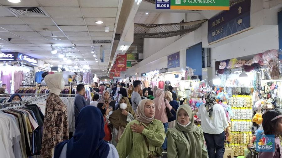 Pasar Tanah Abang jelang Lebaran 2024, Rabu, (19/2/2025). (CNBC Indonesia/Chandra Dwi Pranata)