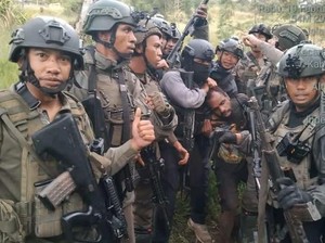 Penampakan Aske Mabel Eks Polisi Pimpinan KKB Yalimo Saat Ditangkap