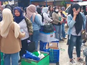 Resah Dede Nasib Kerjanya Tak Jelas Usai Perusahaanya Pailit