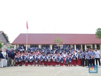 Lewat Program Ini, Telkomsel Sukses Salurkan Ribuan Tas Sekolah