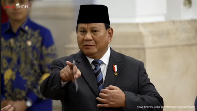 Usai Dilantik, Wakil Kepala BPKP Tiba-tiba Beri Uang ke Prabowo