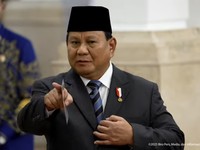 Usai Dilantik, Wakil Kepala BPKP Tiba-tiba Beri Uang ke Prabowo
